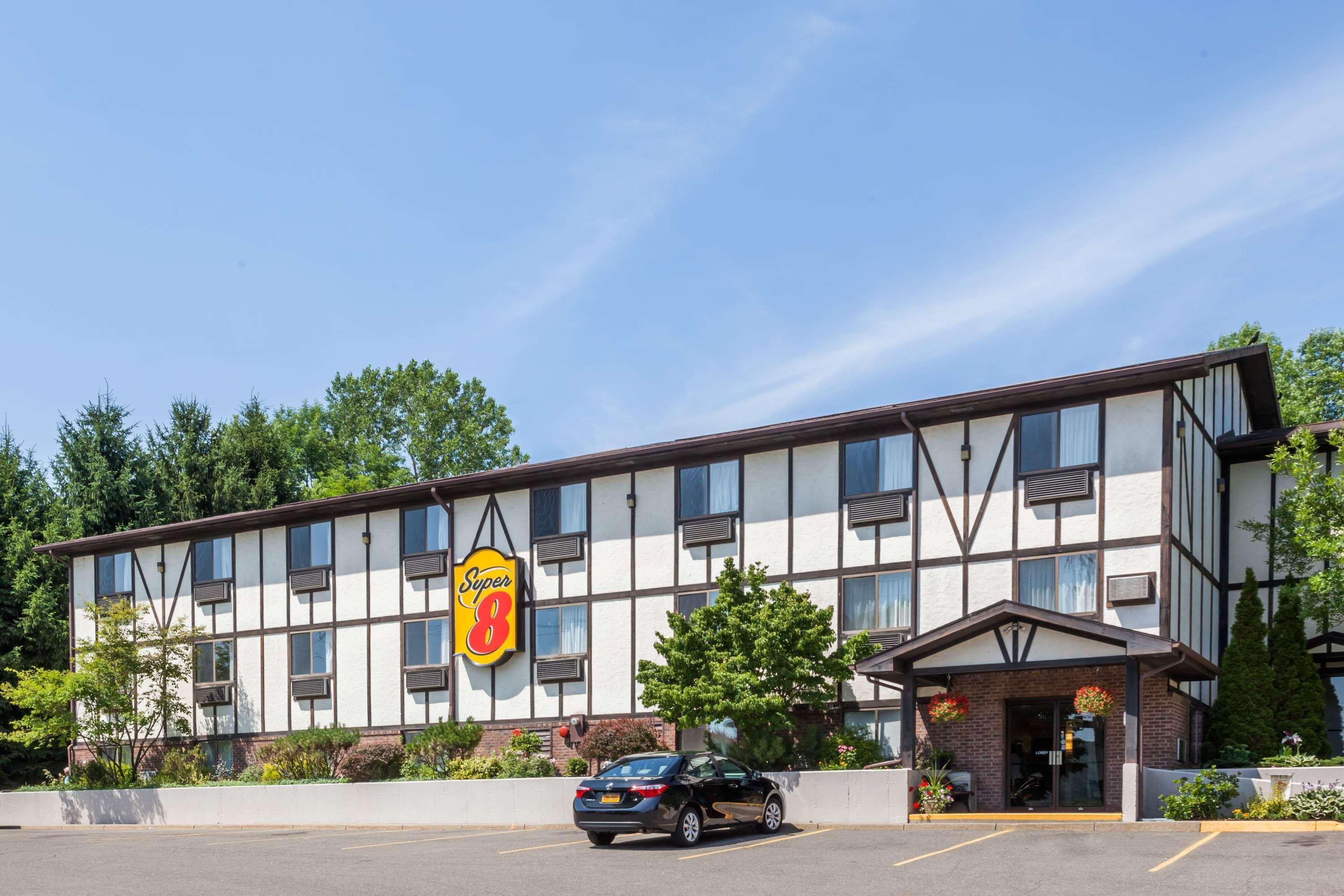 Hotel Super 8 by Wyndham Norwich Exterior foto